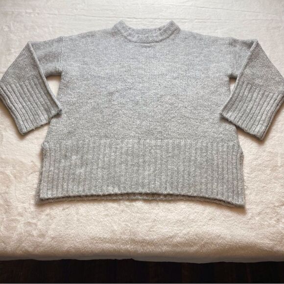 TopShop Gray Crew Neck Long Sleeve Sweater Size 2 - Picture 1 of 10